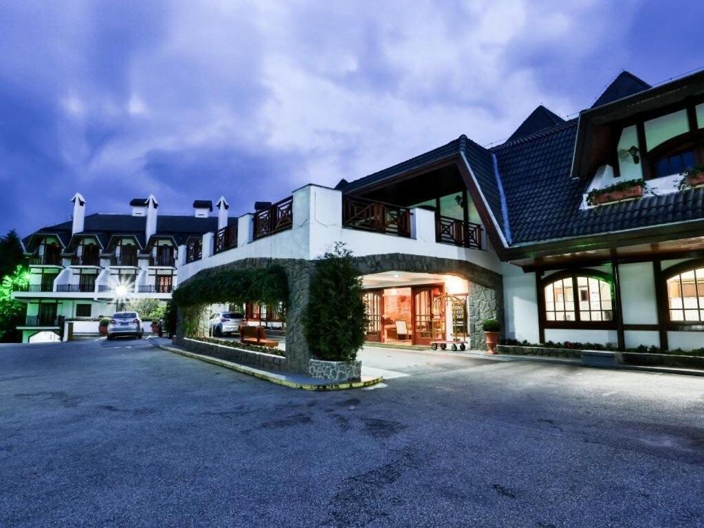 Camas Queen Com Servico De * Campos do Jordão